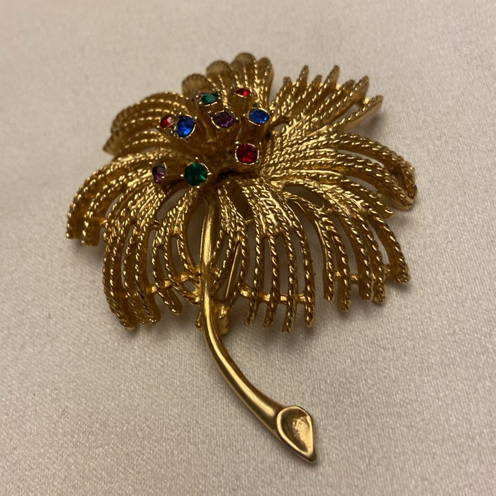 💜Vintage Sarah Coventry Star Burst Rhinestone Gold Tone Brooch Pin signed